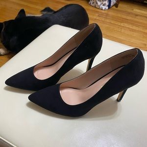 SOLD🛑🛑 Dream Pairs Black Suede Pointed Toe Heels